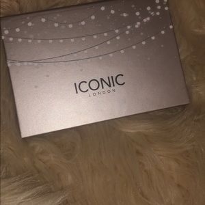 Icon eyeshadow palette Blaze Chaser